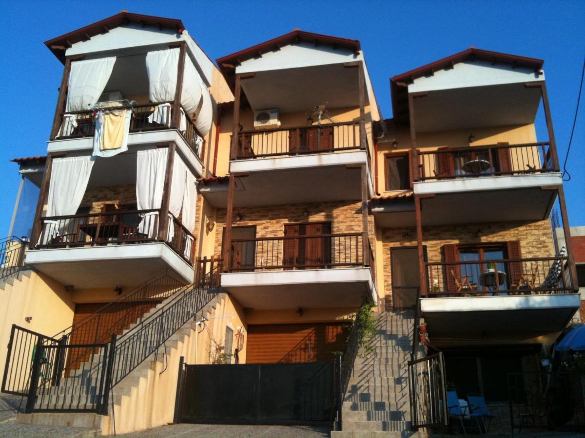 Μεζονετα Appartement Nea Roda Buitenkant foto